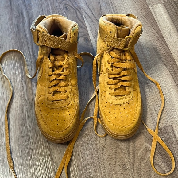Air Force 1 high LV8 Wheat - Picture 2 of 10
